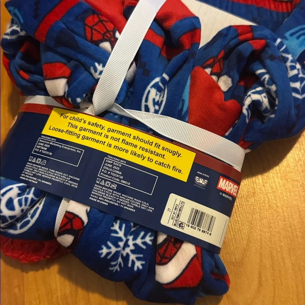 Toddlers' 2pc Spider-Man Snuggly‎ Soft Pajama Set & Socks Blue 2T